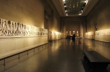 Γλυπτά του Παρθενώνα: Παγκόσμιο και όχι εθνικό το αίτημα επιστροφής τους στην Ελλάδα, δηλώνει ο διευθυντής του Μουσείου Ακρόπολης.