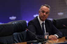 Χρήστος Σταϊκούρας: Ο υπουργός Οικονομικών περιέγραψε το σχέδιο της κυβέρνησης για την αύξηση του κατώτατου μισθού - Παράθυρο για νέα μέτρα κοινωνικής στήριξης.