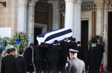 Κηδεία τέως βασιλιά Κωνσταντίνου: Η ευρωβουλευτής Μαρία Σπυράκη σχολιάζει τις αντιδράσεις για την απόφαση της ελληνικής πολιτείας και γράφει για τα συμπεράσματα που προκύπτουν από το γεγονός.