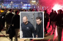 Άντριου Τέιτ: Νέοι διαδήλωσαν στην Αθήνα με αίτημα την αποφυλάκιση του μισογύνη influencer που κρατείται στη Ρουμανία για sex trafficking και βιασμό.