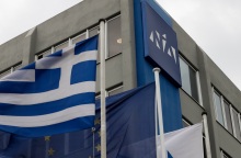 Η Νέα Δημοκρατία ζητά απαντήσεις από τον Αλέξη Τσίπρα για τις καταγγελίες για σακούλες με χρήματα στην Κουμουνδούρου και για το ΣΥΡΙΖΑ channel.