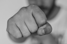 Σφιγμένη γροθιά