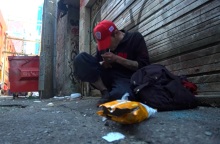 Η Βρετανική Κολομβία του Καναδά πειραματίζεται με την αποποινικοποίηση των σκληρών ναρκωτικών - Το πλαίσιο και οι στόχοι του πιλοτικού προγράμματος.