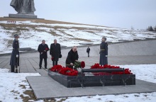 Η Βλαντίμιρ Πούτιν δήλωσε ότι η Ρωσία απειλείται από γερμανικά άρματα μάχης, 80 χρόνια μετά το Στάλινγκραντ: Η ομιλία του για την επέτειο της καθοριστικής μάχης.