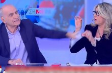 Ο Μάνος Βουλαρίνος σχολιάζει τις αντιδράσεις για το επεισόδιο ανάμεσα στον Γιώργο Βαρεμένο και την Άννα Καραμανλή σε τηλεοπτική εκπομπή.