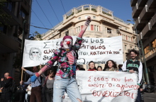 Ηθοποιός - κλόουν στην κινητοποίηση για την υποβάθμιση των πτυχίων των δραματικών σχολών