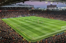 Μάντσεστερ Γιουνάιτεντ: Πρόταση δισεκατομμυρίων ετοιμάζει το Κατάρ - Ποιος ο ρόλος της UEFA στην πιθανότητα εξαγοράς και γιατί αντιδρά η Διεθνής Αμνηστία.