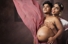 Η Paval και ο Zahad, ζευγάρι transgender, εκπλήρωσαν το όνειρο ζωής τους, να αποκτήσουν ένα μωρό - Η εγκυμοσύνη τους θεωρήθηκε σπάνιο φαινόμενο στην Ινδία.