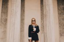 Πώς να ισιώσετε τα μαλλιά σας χωρίς να τα καταστρέψετε