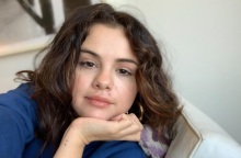 Η απάντηση της Σελένα Γκόμεζ στα σχόλια για την αύξηση βάρους από τα φάρμακα για το αυτοάνοσό της - Κατακεραυνώνει την τακτική του body shaming. 