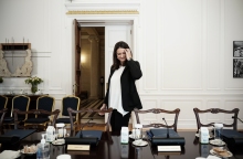 Δεν είναι μόνο οι καλλιτέχνες, κ. Κεραμέως