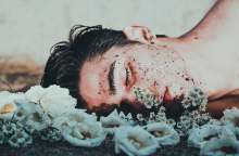 Η τραυματισμένη τρυφερότητα των αγοριών