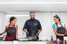 Learn to Wok: μαθήματα ασιατικής μαγειρικής στην κουζίνα των Wok shop