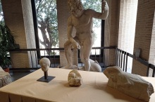 Τελετή δωρεάς θραυσμάτων του Παρθενώνα από το Βατικανό - Λίνα Μενδώνη: «Είναι ιστορική στιγμή για την Ελλάδα, το Βατικανό και τη διεθνή αρχαιολογική κοινότητα».