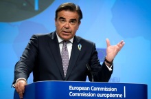 Ο αντιπρόεδρος της Ευρωπαϊκής Επιτροπής Μαργαρίτης Σχοινάς εξέφρασε τη δέσμευση της Κομισιόν να συνδράμει την Ελλάδα μετά την τραγωδία στα Τέμπη.