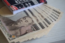 Οι πολίτες του Τόκιο παρέδωσαν χαμένα μετρητά ύψους 27,8 εκατ. ευρώ στην αστυνομία - Πώς η πολιτική της Ιαπωνίας για τα χαμένα αγαθά ανταμείβει την εντιμότητα.