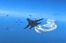 Κατάρριψη αμερικανικού drone πάνω από τη Μαύρη Θάλασσα - Τιμήθηκαν από το ρωσικό υπουργείο Άμυνας οι πιλότοι που ενεπλάκησαν στη σύγκρουση.