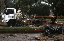 Παγιδευμένο όχημα με νεκρούς αστυνομικούς κατά τον πόλεμο κράτους-καρτέλ