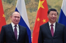 Ένταλμα σύλληψης κατά του Πούτιν: Η Κίνα εγκαλεί το Διεθνές Ποινικό Δικαστήριο για «δύο μέτρα και δύο σταθμά» - Σημειώνει ότι οι ΗΠΑ εξοπλίζουν την Ουκρανία.