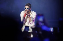 Bad Bunny: Αγωγή από την πρώην φίλη του - Ζητά 40 εκατομμύρια δολάρια για παράνομη ηχογράφηση της φωνής της - Η αντιδικία για το «Bad Bunny baby».