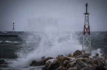 Ισχυροί άνεμοι στο λιμάνι της Ραφήνας