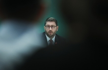 Το ΠΑΣΟΚ μιλάει καθαρά, η ΝΔ και ο ΣΥΡΙΖΑ κρύβονται