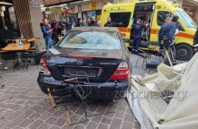 Αυτοκίνητο έπεσε σε καφετέρια στα Χανιά