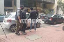 Ο 43χρονος στο δικαστήριο για την υπόθεση βιασμού της 6χρονης στο Πέραμα