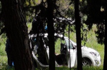 Το αυτοκίνητο όπου βρέθηκε δολοφονημένη η 50χρονη γυναίκα στη Χαλκηδόνα Θεσσαλονίκης