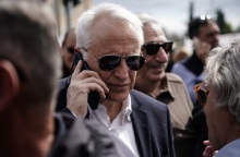 Η Νέα Δημοκρατία ζητά απαντήσεις από τον ΣΥΡΙΖΑ και τον Αλέξη Τσίπρα για τη βίλα του Γιάννη Ραγκούση - Τα νέα δημοσιεύματα για την επιστρεπτέα προκαταβολή.