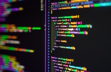 Η Ευρώπη εξετάζει το ενδεχόμενο να εφοδιαστεί με μια «κυβερνοασπίδα» για την προστασία των κρατών - μελών, σύμφωνα με τον επίτροπο της ΕΕ, Τιερί Μπρετόν.