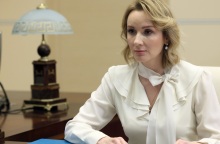 Ουκρανία: Το Κίεβο κατηγορεί την επίτροπο της Ρωσίας για τα δικαιώματα των παιδιών για την απαγωγή ενός 17χρονου από τη Μαριούπολη.