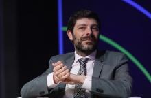 Ο υφυπουργός Πολιτισμού, Νικόλας Γιατρομανωλάκης