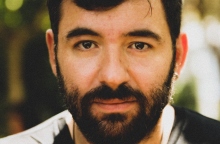 Ο σκηνοθέτης Γρηγόρης Χατζάκης καταπιάνεται με την "Αλίκη" του Λιούις Κάρολ στο Bios