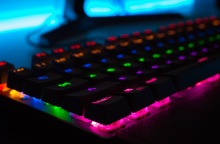 Pentagon Leaks: Ένας 20χρονος άνδρας, λάτρης των όπλων ευθύνεται για τη διαρροή αμερικανικών διαβαθμισμένων εγγράφων, σύμφωνα με τη Washington Post.