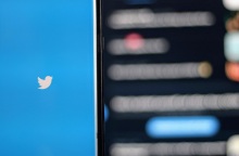 Twitter: Το δημόσιο ραδιοφωνικό δίκτυο της Σουηδίας εγκαταλείπει την πλατφόρμα του Έλον Μασκ - Πληθαίνουν οι αντιδράσεις στην απορρύθμιση του περιεχομένου.