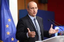 H τελευταία ενημέρωση των πολιτικών συντακτών από τον Γιάννη Οικονόμου - Τι είπε για τα διλήμματα των εκλογών και τη στάση του ΣΥΡΙΖΑ στην υπόθεση Γεωργούλη.