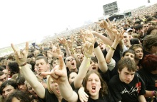 Heavy Metal: Η έρευνα της καθηγήτριας κοινωνιολογίας Deena Weinstein για την προέλευση του όρου που αποδόθηκε στο μουσικό είδος. 