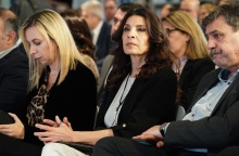 Πόπη Τσαπανίδου: Η απάντηση της εκπροσώπου του ΣΥΡΙΖΑ-ΠΣ στις ανακοινώσεις της ΝΔ για την υπόθεση Γεωργούλη - «Είμαστε με τα θύματα πάντα και αδιαπραγμάτευτα».