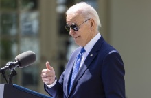 Τζο Μπάιντεν: Ανακοίνωσε την υποψηφιότητά του για δεύτερη προεδρική θητεία - Ανοίγει ο δρόμος για επανάληψη της μονομαχίας του με τον Ντόναλντ Τραμπ.