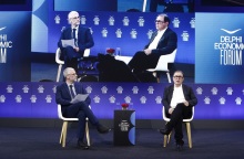 Οικονομικό Φόρουμ Δελφών - Νουριέλ Ρουμπινί: Η Τουρκία θα προκαλέσει τεχνητή κρίση με την Ελλάδα αμέσως μετά τις εκλογές γιατί είναι βουτηγμένη στα χρέη.