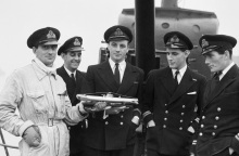 Σαν σήμερα, 30 Απριλίου 1943 - Β΄ Παγκόσμιος Πόλεμος: Επιχείρηση Κιμάς - Το Βρετανικό υποβρύχιο βγαίνει στην επιφάνεια της Μεσογείου.