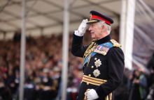 Ο βασιλιάς Κάρολος σε επίσημη τελετή στη Βρετανία