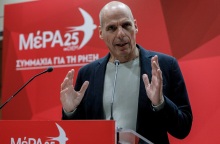Γιάνης Βαρουφάκης: Διαψεύδει τα περί συνάντησης με τον Αλέξη Τσίπρα - Πώς σχολιάζει τα δημοσιεύματα ο επικεφαλής του ΜέΡΑ25.