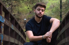 Ο τραγουδοποιός Νίκος Χριστόπουλος