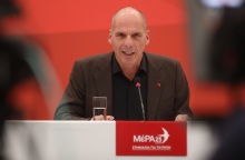 Εκλογές 2023 - Γιάννης Βαρουφάκης: Η χώρα χρειάζεται ρήξη και όχι εναλλαγή - Η διακαναλική συνέντευξη Τύπου του επικεφαλής του ΜέΡΑ25-Συμμαχία για τη Ρήξη.