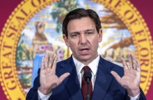 Η Disney ματαιώνει επένδυση ύψους 1 δισεκατομμυρίου δολαρίων, κλιμακώνοντας την σύγκρουση με τον κυβερνήτη της Φλόριντα, Ρον ΝτεΣάντις.