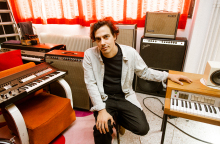 Συνέντευξη: Ο μουσικός Σταύρος Άλλος συστήνεται στην ATHENS VOICE και μιλάει για το debut album του «Για τη Νόρα»