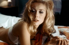 Σαν σήμερα 24 Μαΐου: Το 1967 κυκλοφορεί «Η Ωραία της ημέρας» του Λουίς Μπουνιουέλ με την Κατρίν Ντενέβ, ένα από τα αριστουργήματα του ευρωπαϊκού σινεμά. 