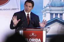 O κυβερνήτης της Φλόριντα, Ρον ΝτεΣάντις